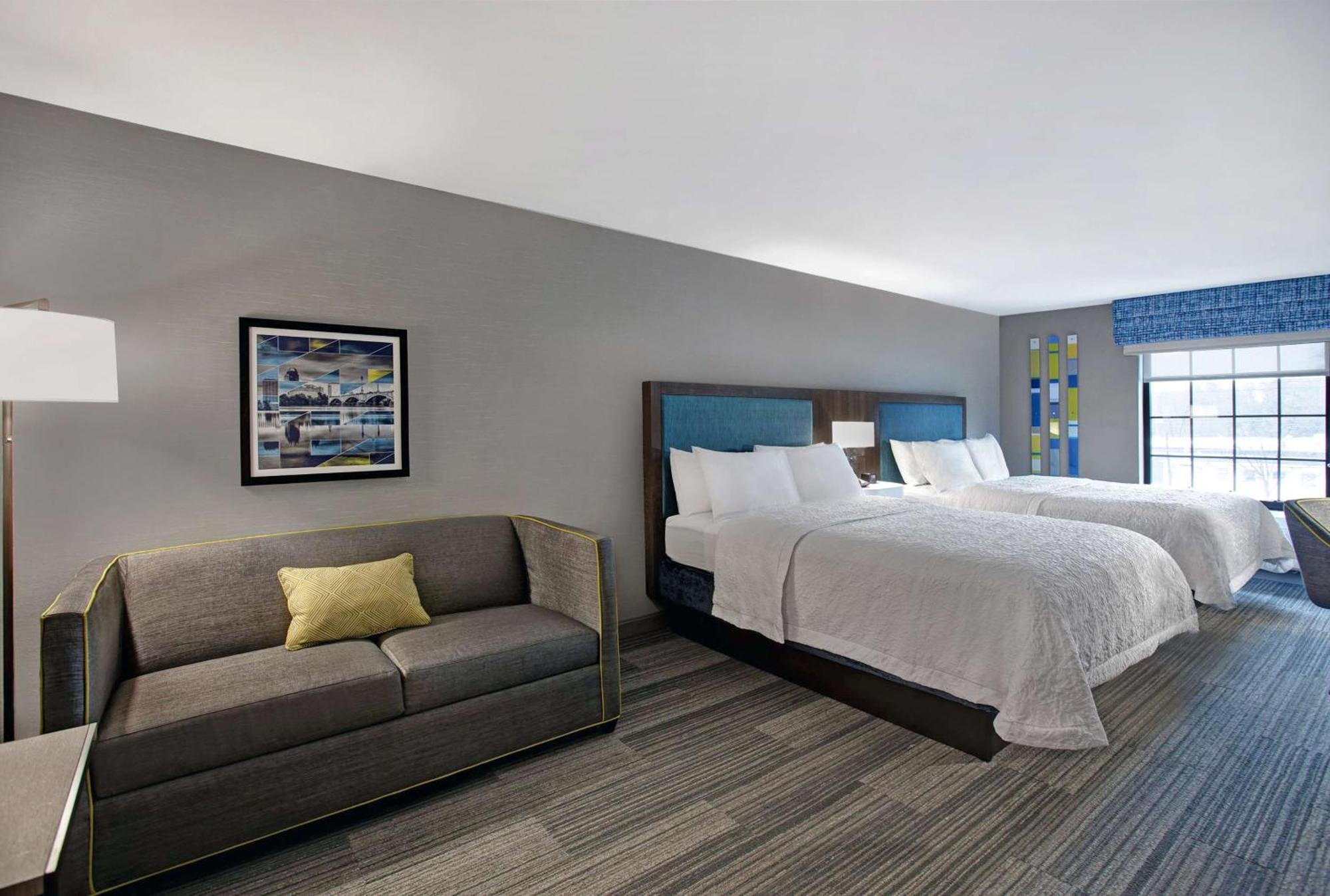 Hotel Hampton 3*